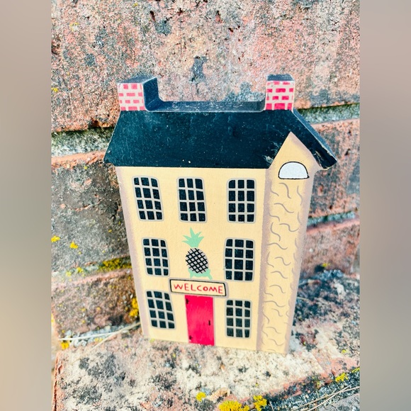 *Town House Blocks Welcome Primitive Shelf Sitter - Picture 7 of 12